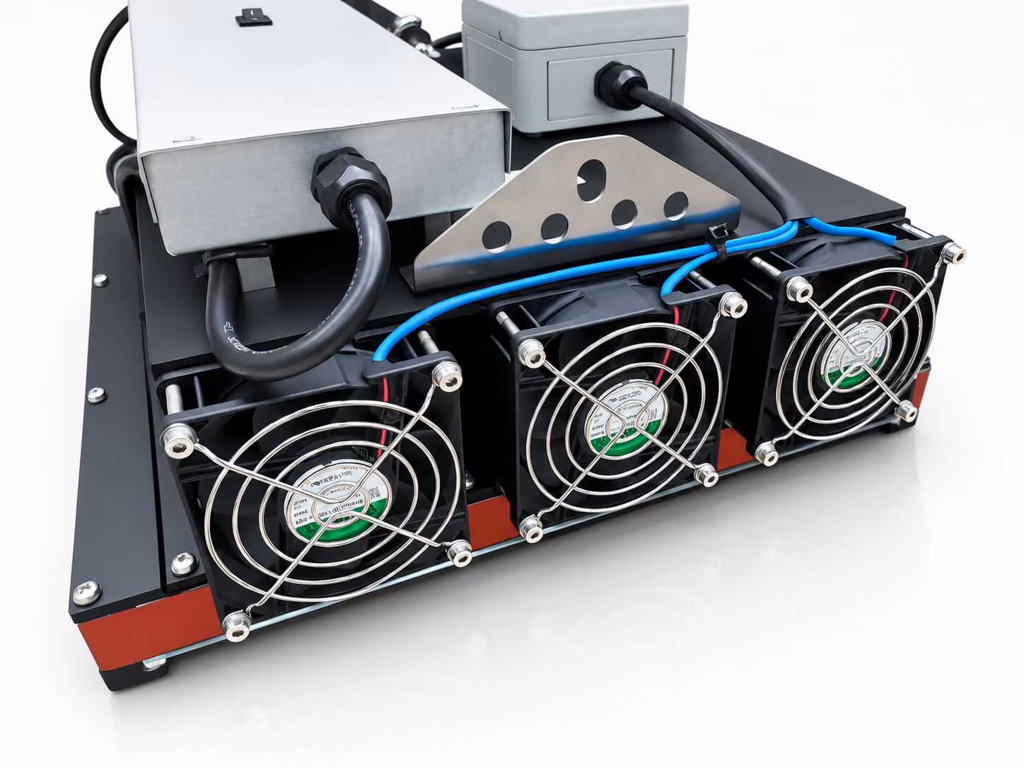Fans for active cooling of the LED modules